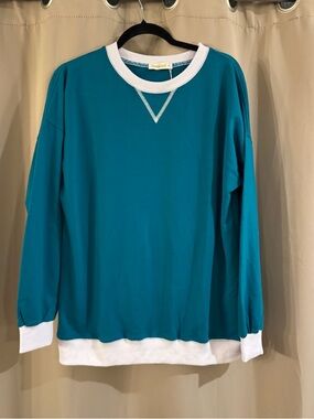 NWT Fantaslook Teal Sweatshirt with White Trim